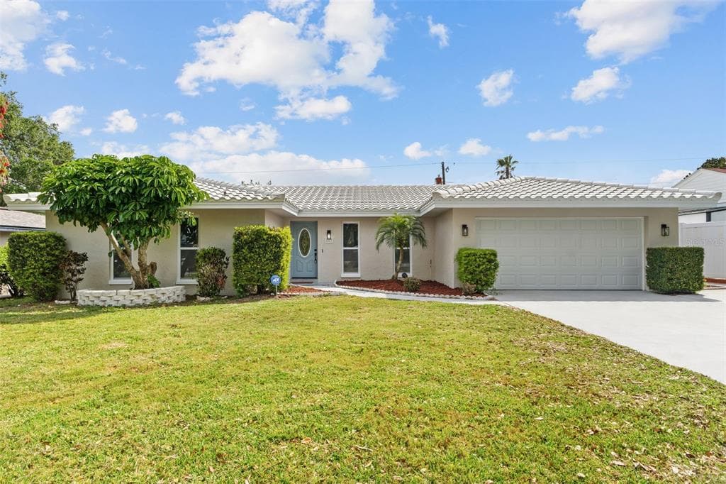 117 BAYWOOD AVENUE CLEARWATER, FL 33765