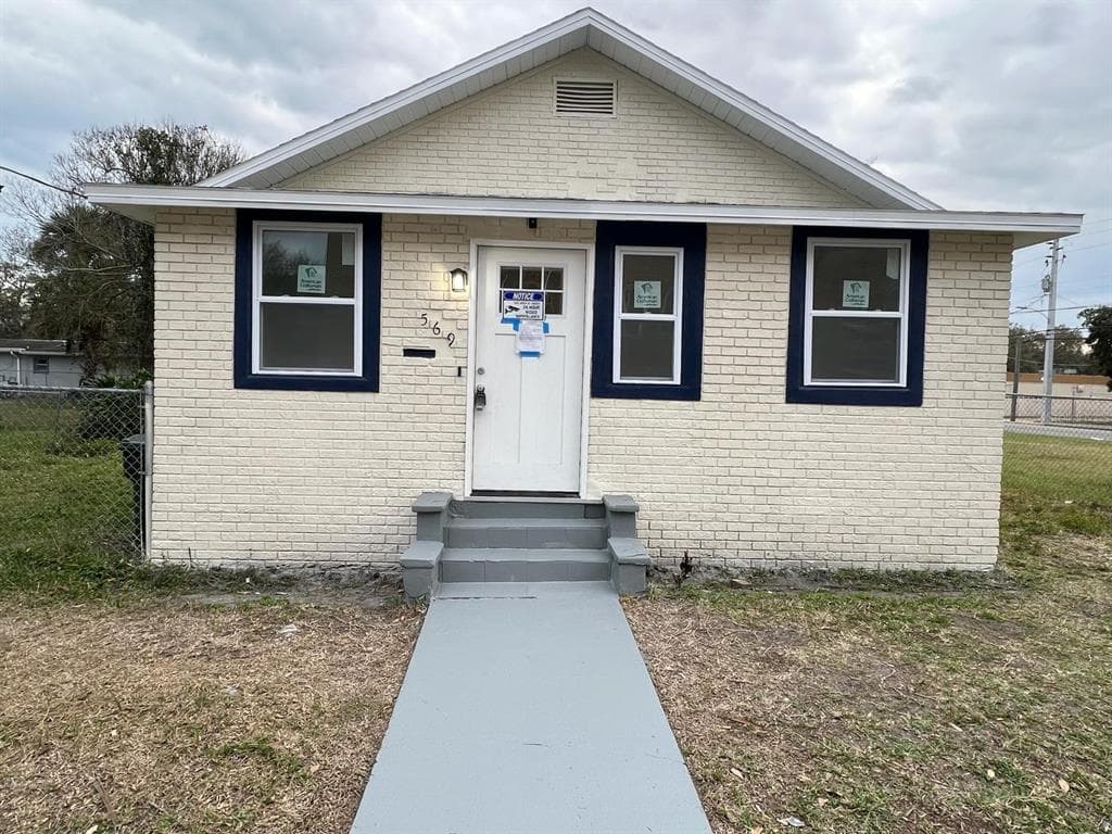569 LOOMIS AVENUE DAYTONA BEACH, FL 32114