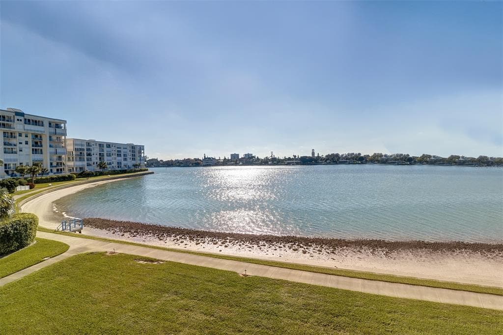7984 SAILBOAT KEY BOULEVARD S UNIT 105 SOUTH PASADENA, FL 33707