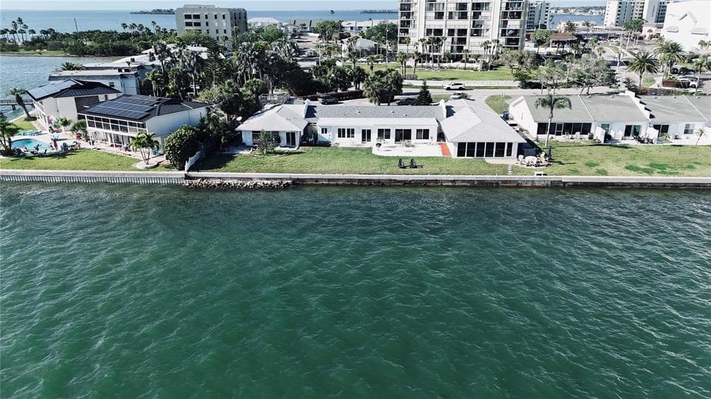 2550 GARY CIRCLE DUNEDIN, FL 34698