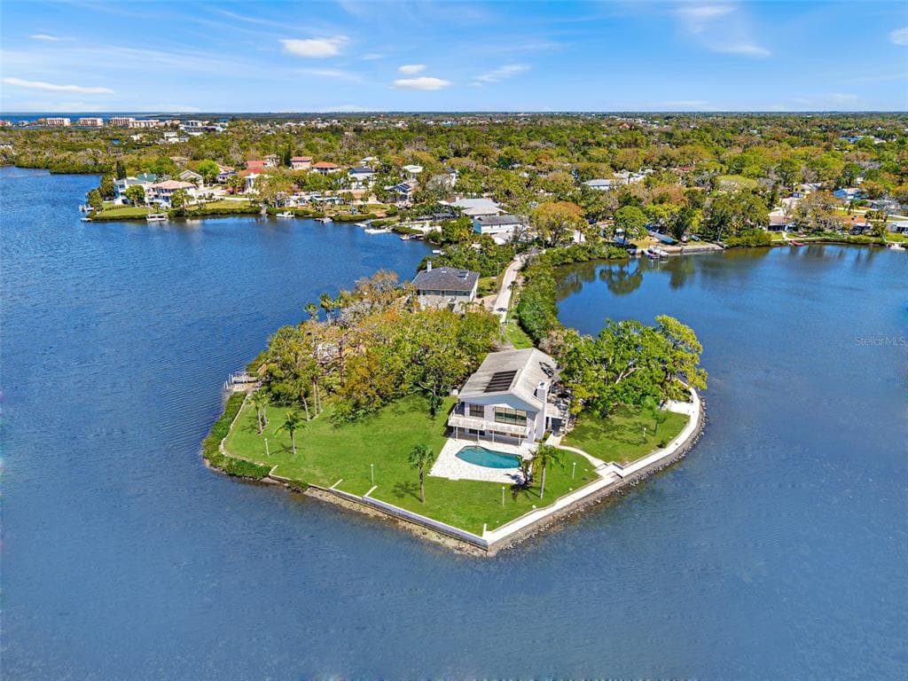 7049 PENINSULAR DRIVE NEW PORT RICHEY, FL 34652