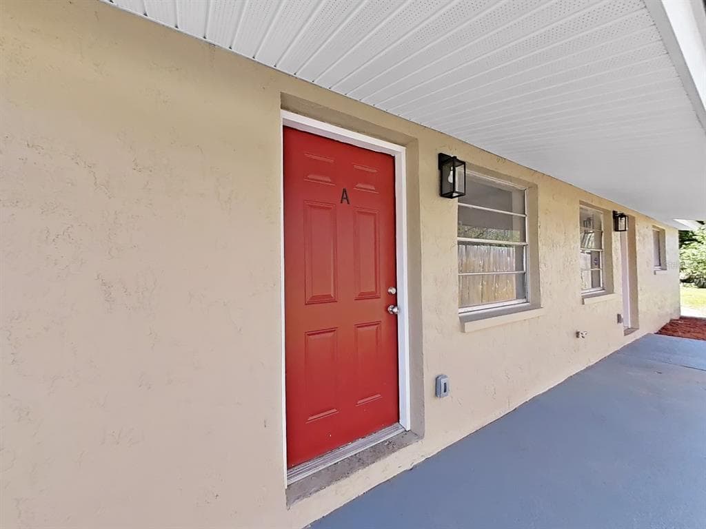 10404 HERSHEY RD THONOTOSASSA, FL 33592