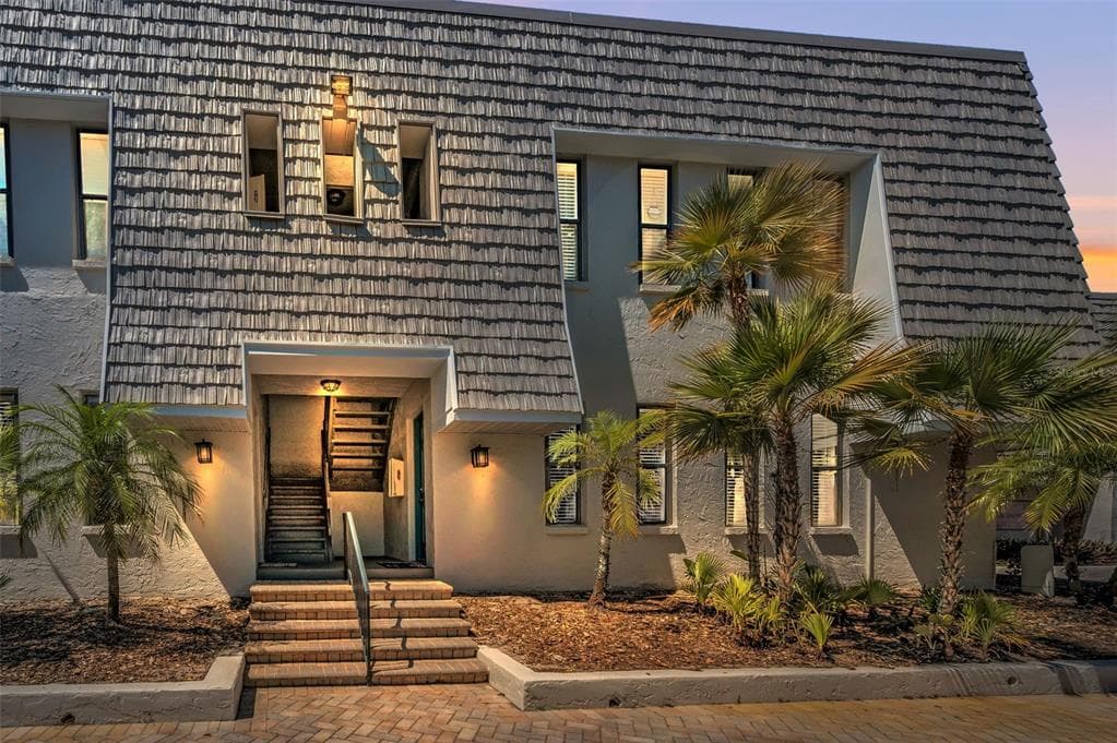 704 LYNDHURST STREET UNIT 604 DUNEDIN, FL 34698