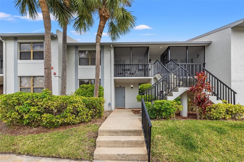1998 BLUE HAWK COURT UNIT 1613 CLEARWATER, FL 33762