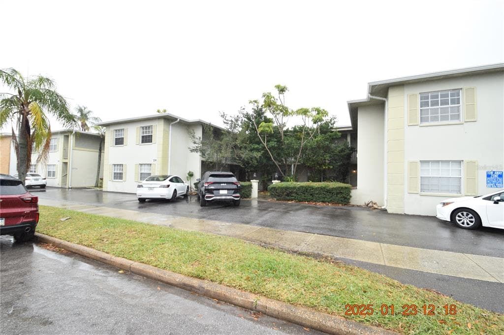 302 DANUBE AVENUE UNIT 8 TAMPA, FL 33606