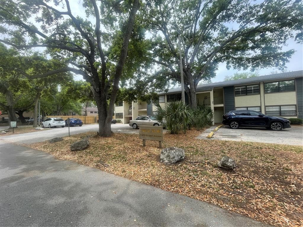 4809 S MOUND AVENUE UNIT 101 TAMPA, FL 33611