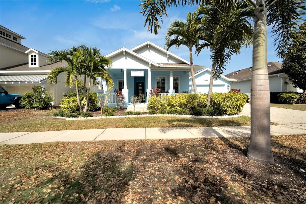 527 MANNS HARBOR DRIVE APOLLO BEACH, FL 33572