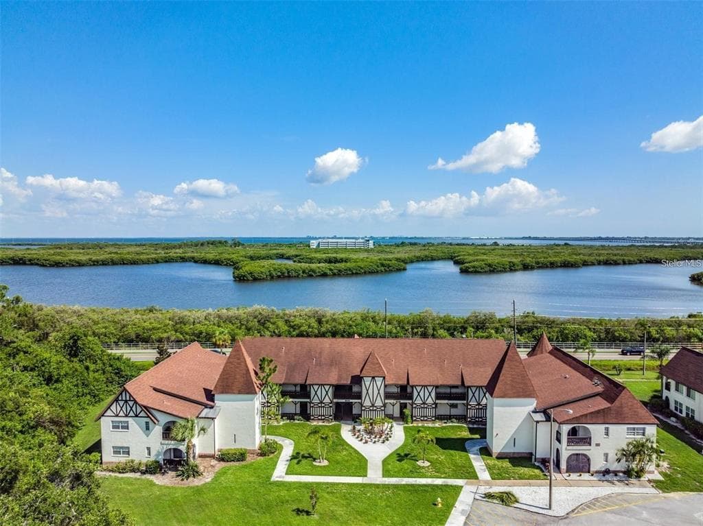 320 N BAYSHORE BOULEVARD UNIT 208 CLEARWATER, FL 33759