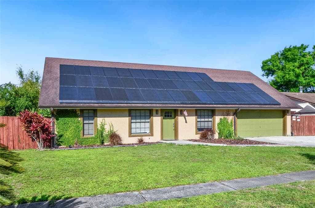 5235 NICHOLS DRIVE E LAKELAND, FL 33812