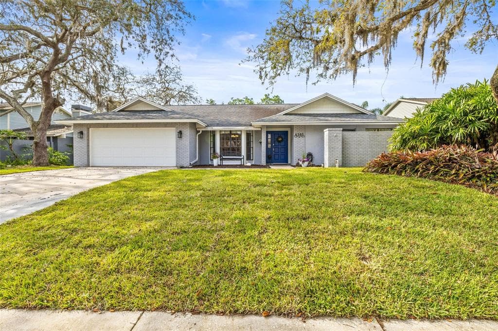 6105 RAIN BRIAR COURT TEMPLE TERRACE, FL 33617