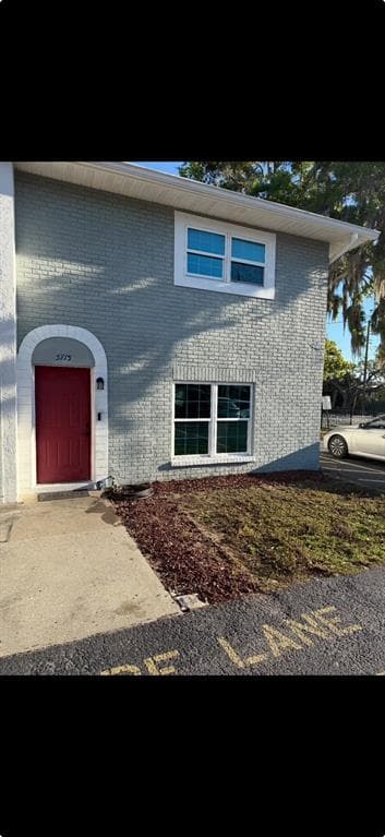 5715 TOWNHOUSE DRIVE UNIT 1