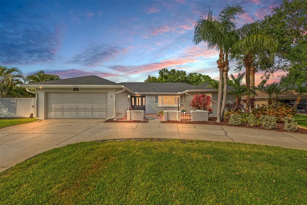 1433 74TH CIRCLE NE ST PETERSBURG, FL 33702