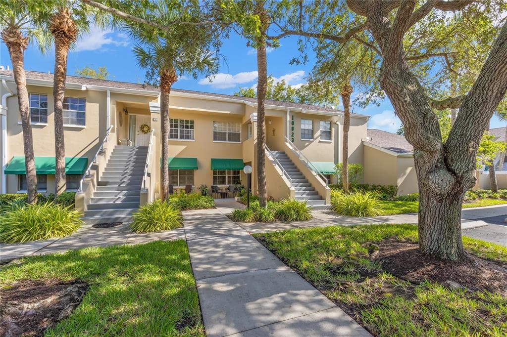 10823 INDIAN HILLS COURT UNIT 32 SEMINOLE, FL 33777