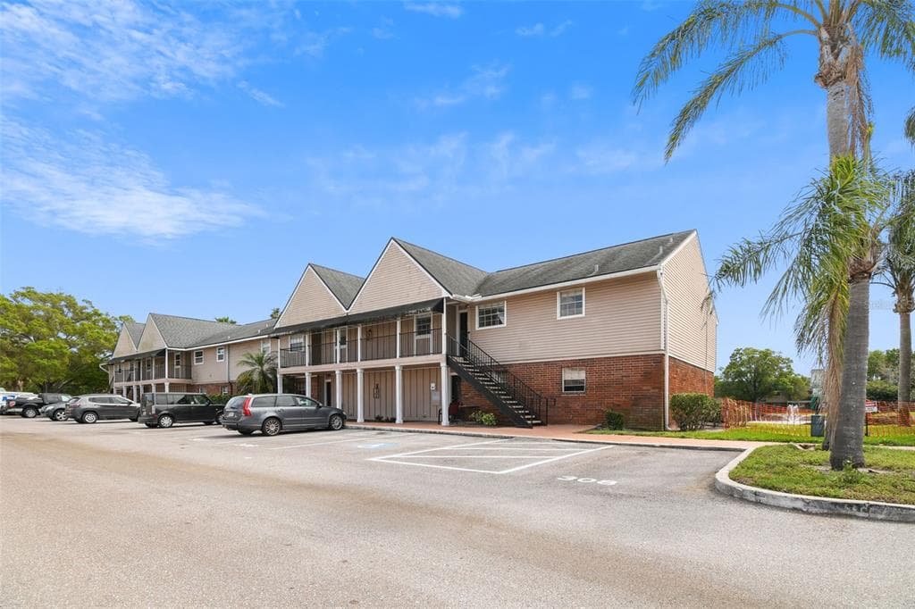 200 COUNTRY CLUB DRIVE UNIT 308 LARGO, FL 33771