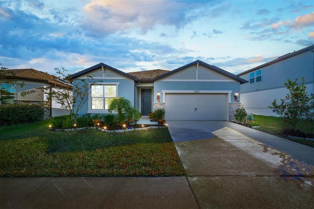 6426 BRADFORD WOODS DRIVE ZEPHYRHILLS, FL 33542