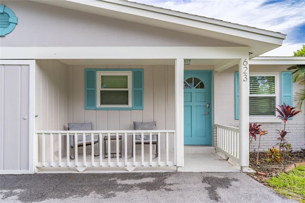 623 LYNDHURST STREET DUNEDIN, FL 34698