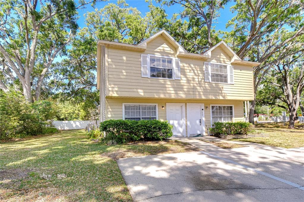 612 SAINT HENRY DRIVE BRANDON, FL 33511