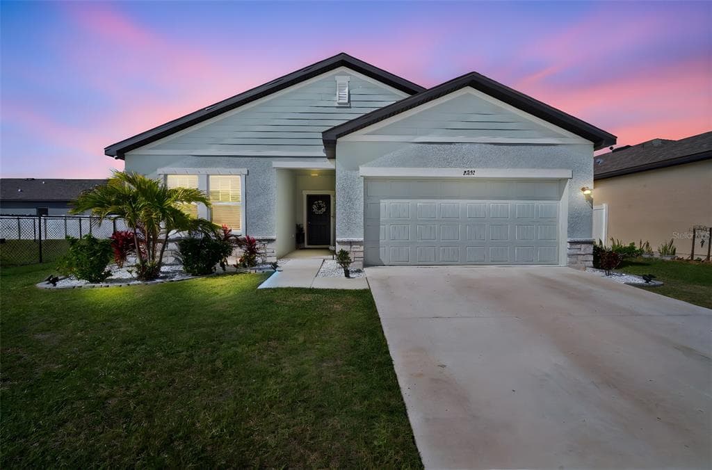 2232 HARRIS HAWK RUSKIN, FL 33570