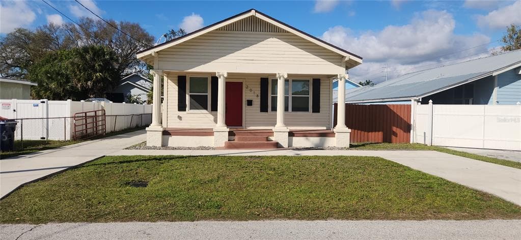 2018 GORDON STREET TAMPA, FL 33605