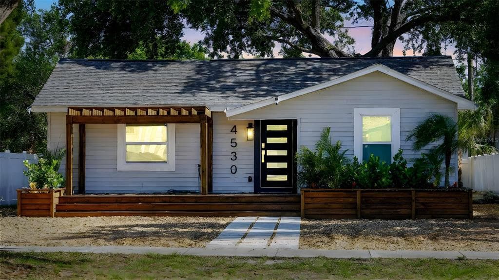 4530 5TH AVENUE S ST PETERSBURG, FL 33711