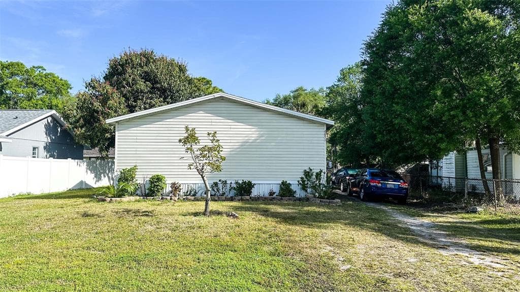 6051 106TH AVENUE N PINELLAS PARK, FL 33782