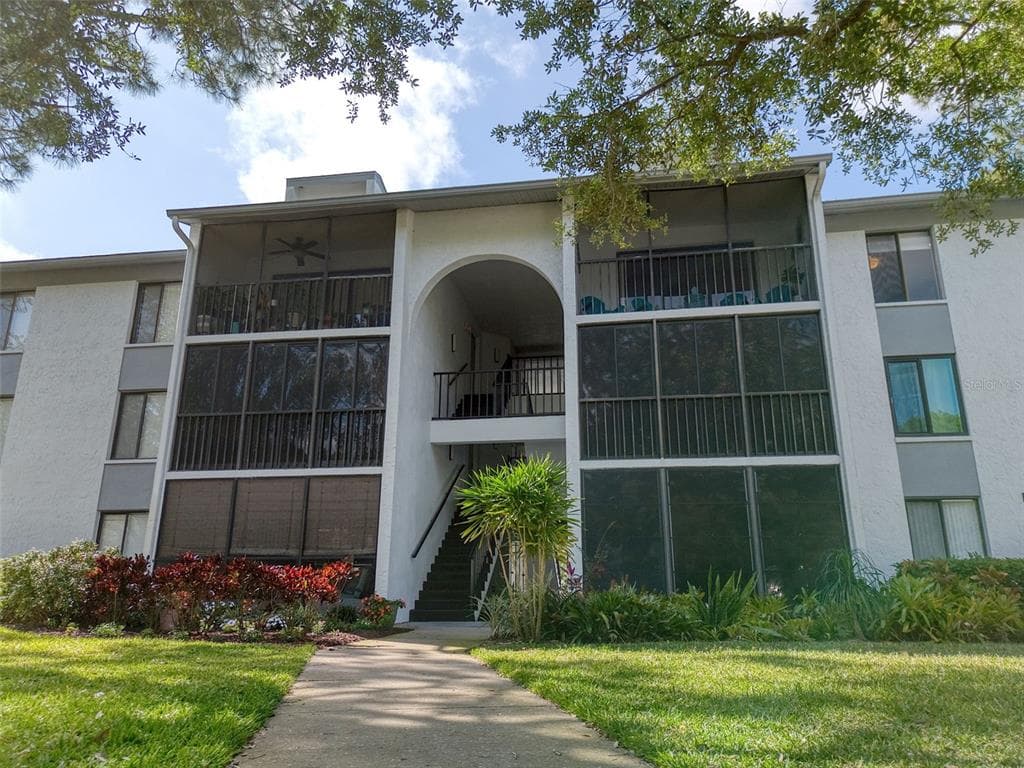 1309 PINE RIDGE CIRCLE E UNIT H3 TARPON SPRINGS, FL 34688