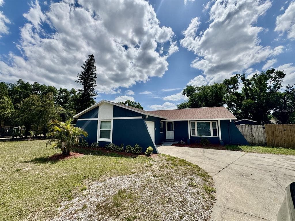 921 CHADSWORTH AVENUE SEFFNER, FL 33584