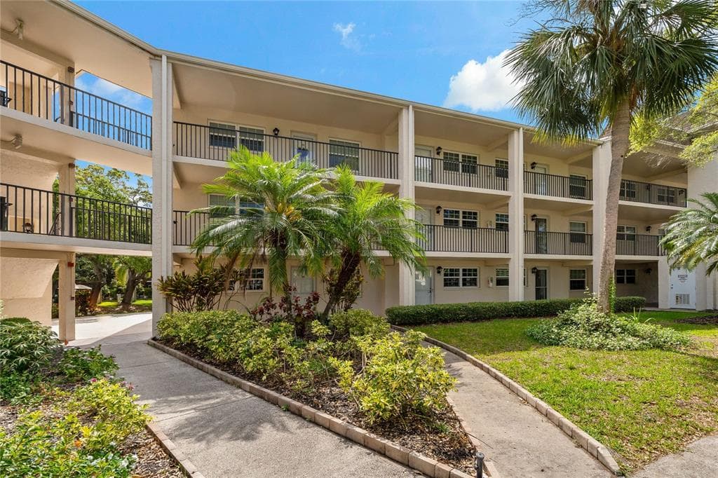 870 VIRGINIA STREET UNIT 109 DUNEDIN, FL 34698