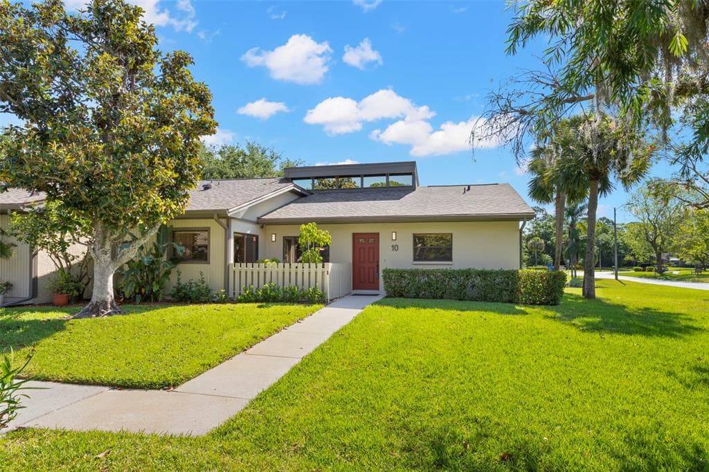 10 JAMES COURT OLDSMAR, FL 34677
