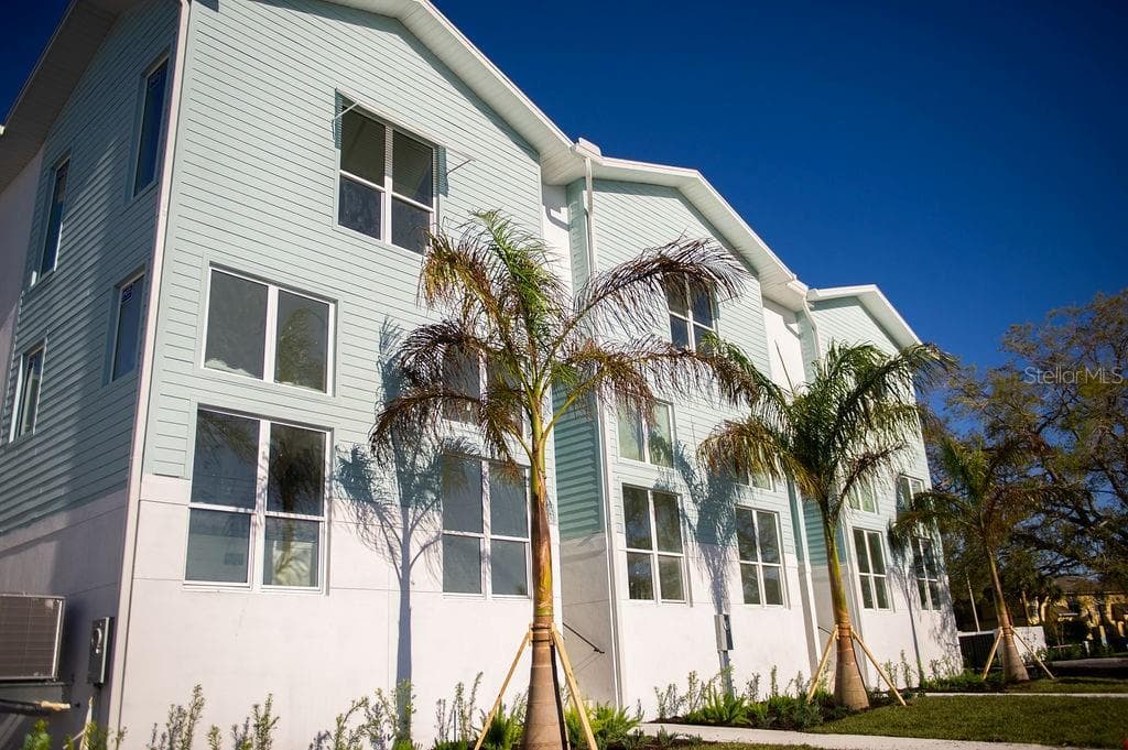 3826 POMPANO DRIVE SE ST PETERSBURG, FL 33705