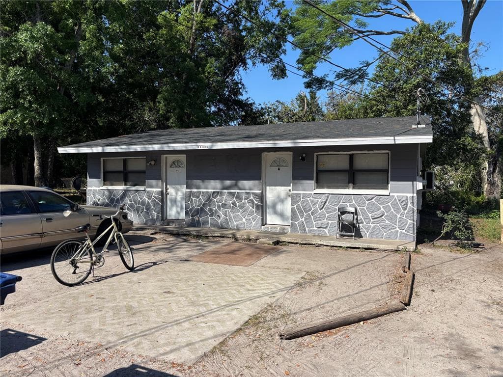 10022 N LANTANA AVENUE TAMPA, FL 33612