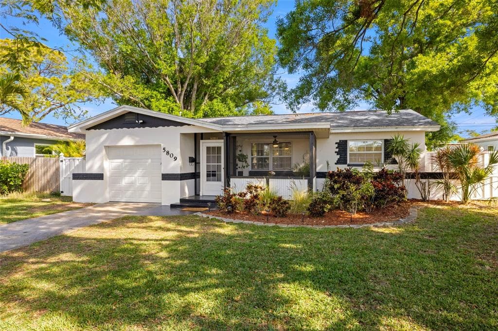5809 DARTMOUTH AVENUE N ST PETERSBURG, FL 33710