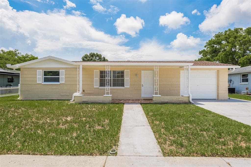 5646 FESTIVO DRIVE HOLIDAY, FL 34690