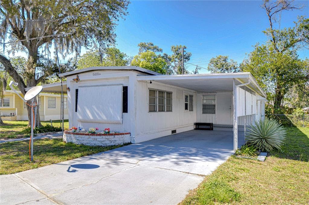 37347 RAY DRIVE ZEPHYRHILLS, FL 33541