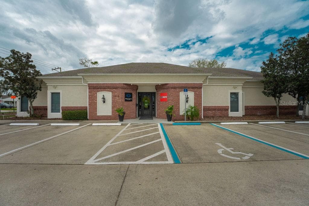 1910 LAKELAND HILLS BOULEVARD LAKELAND, FL 33805