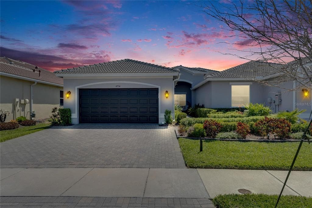 4734 AVILA LAKES DRIVE WIMAUMA, FL 33598
