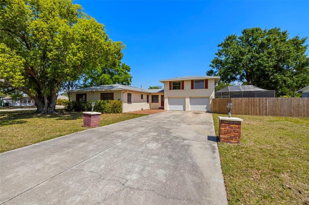 2890 40TH AVENUE N ST PETERSBURG, FL 33714