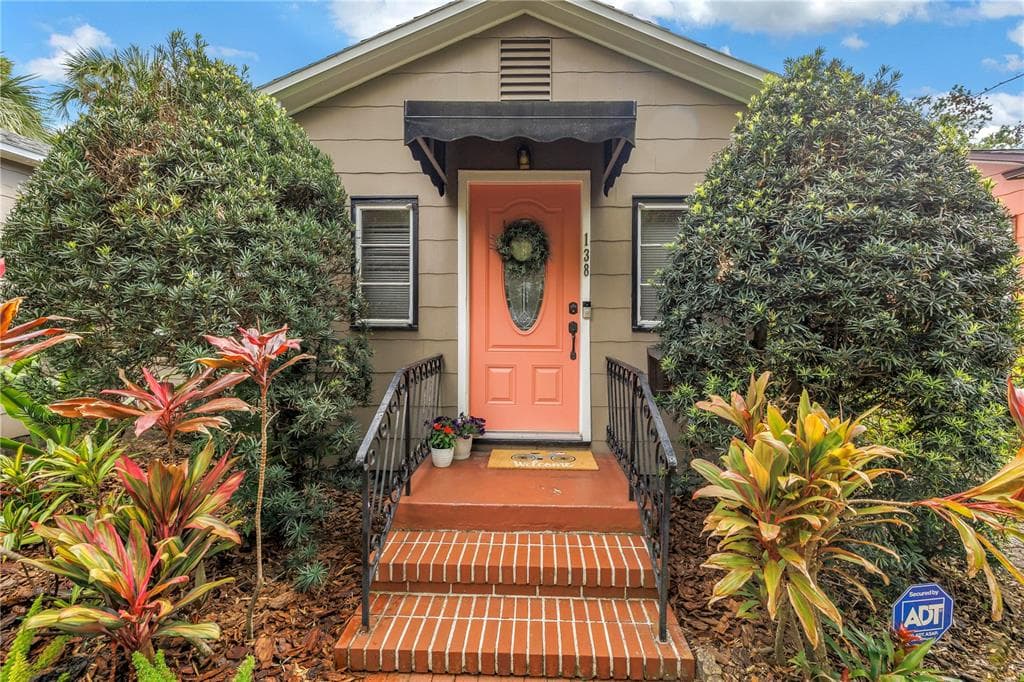 138 17TH AVENUE N ST PETERSBURG, FL 33704