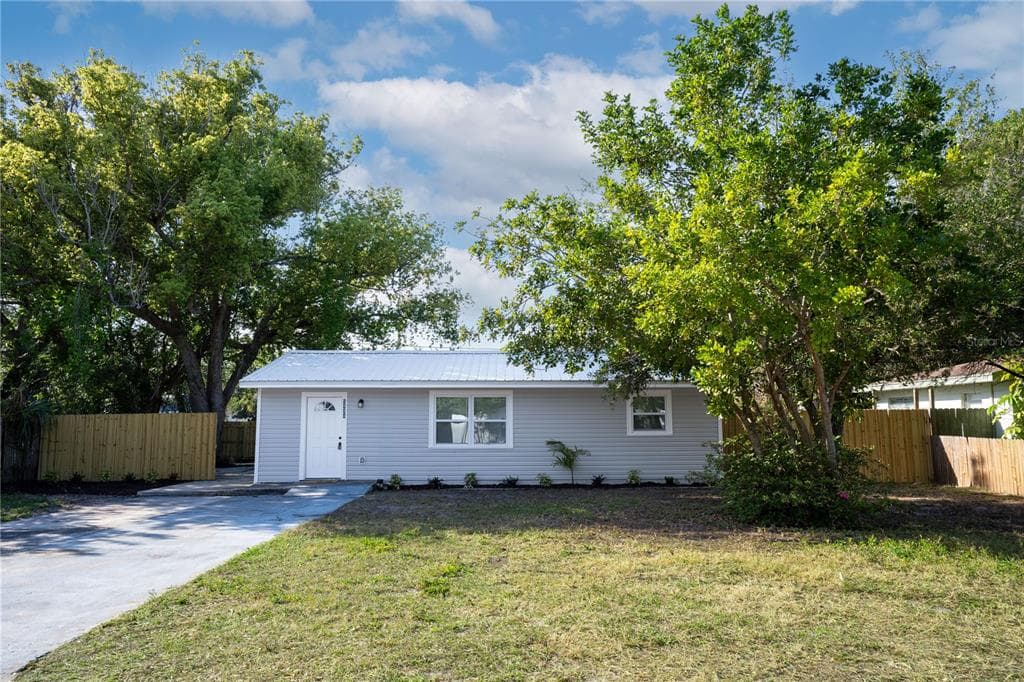 5444 70TH LANE N ST PETERSBURG, FL 33709