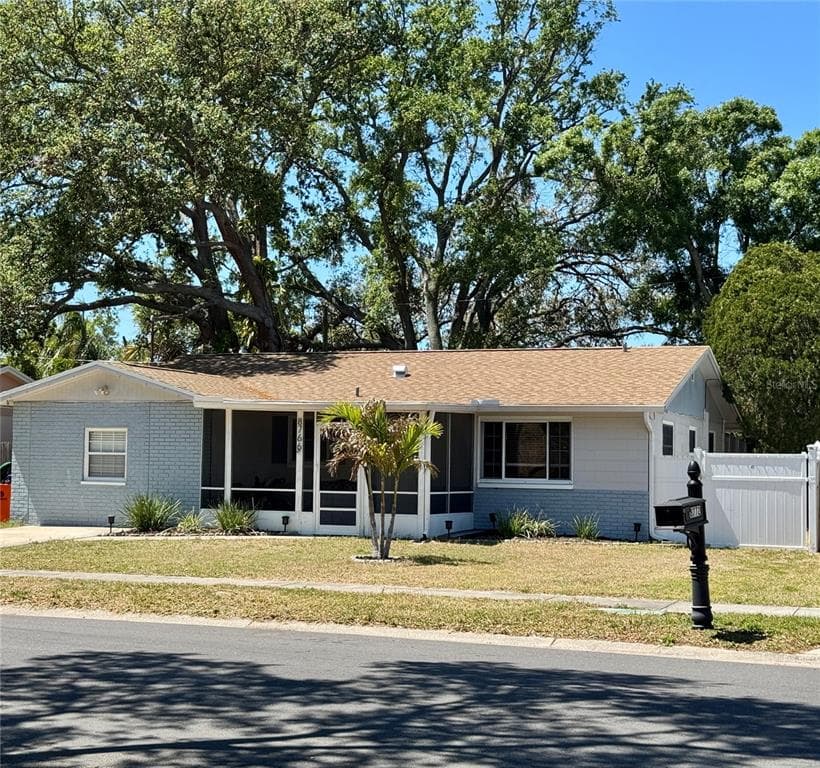 8766 91ST STREET SEMINOLE, FL 33777