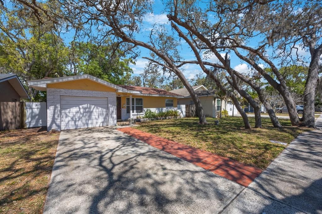 1660 DARTMOUTH STREET CLEARWATER, FL 33755