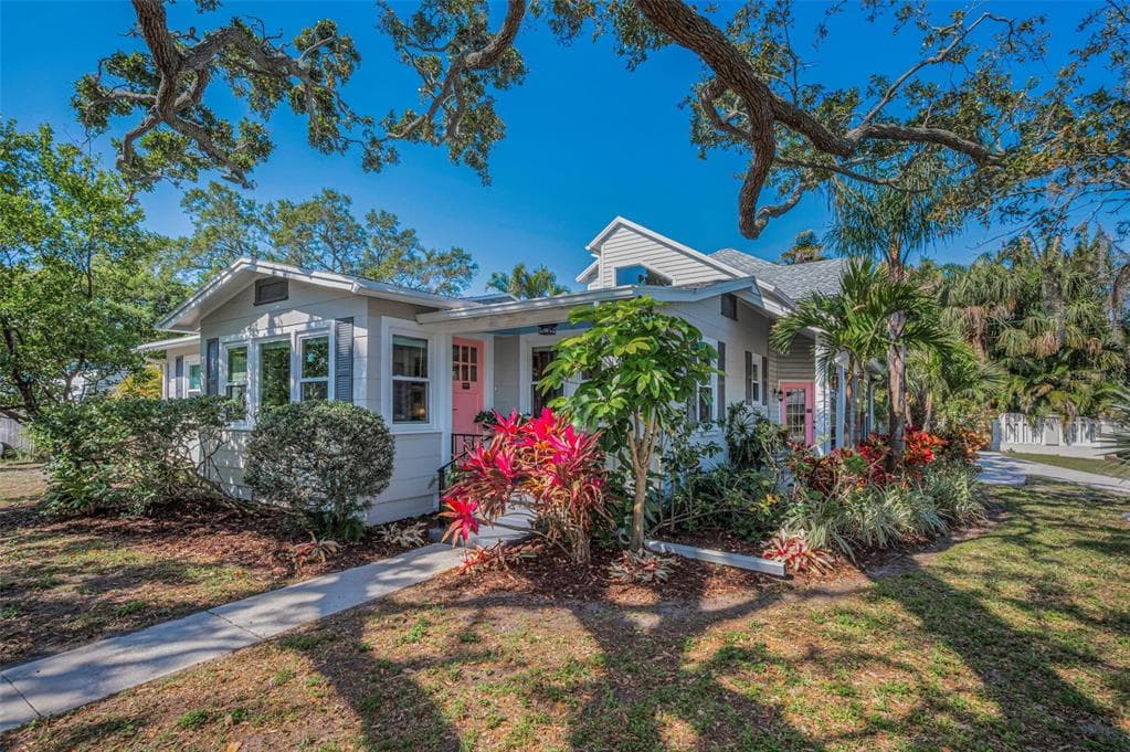 223 LIME CIRCLE S DUNEDIN, FL 34698