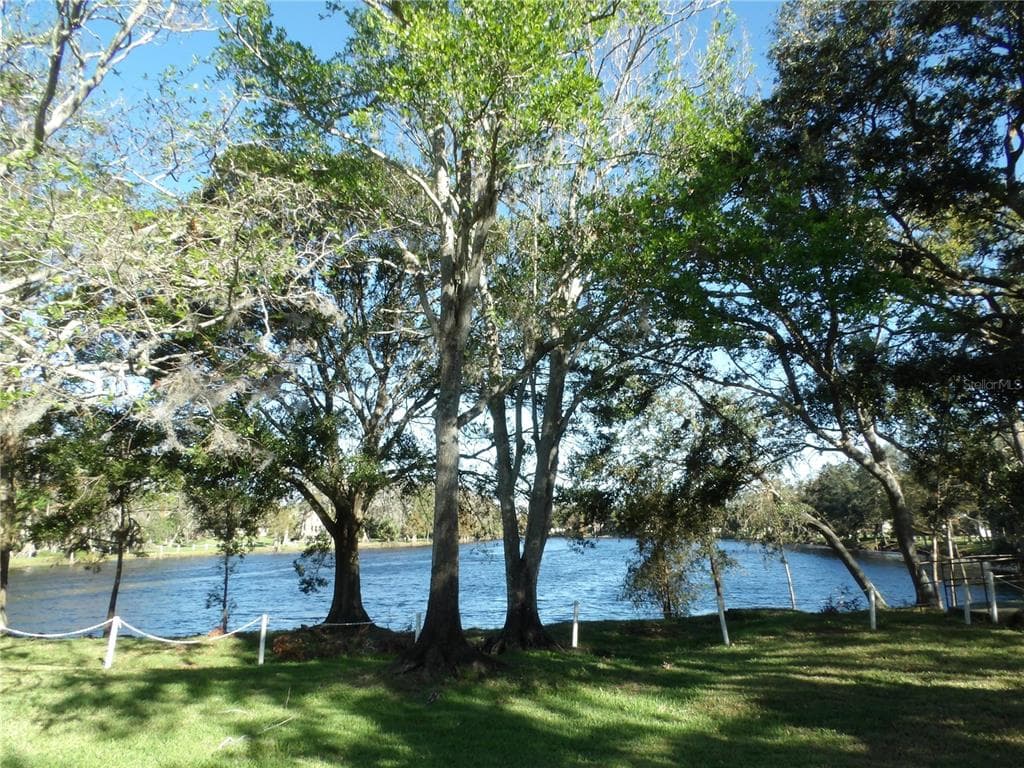 2489 OAKLEAF LANE UNIT 21C CLEARWATER, FL 33763