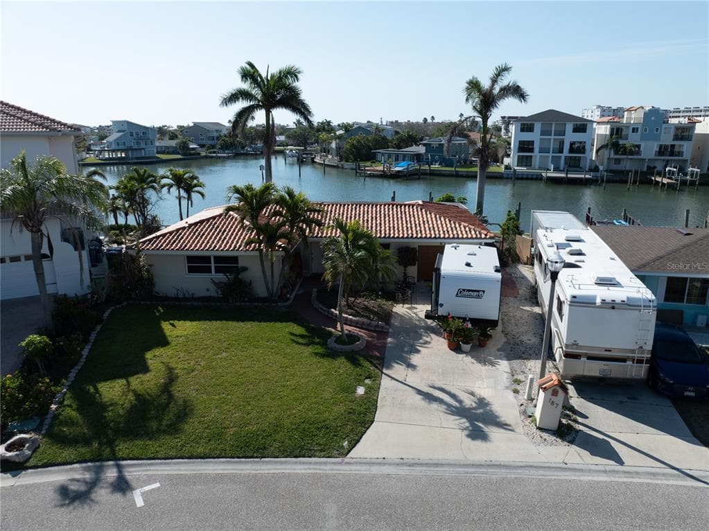 187 175TH TERRACE DRIVE E REDINGTON SHORES, FL 33708