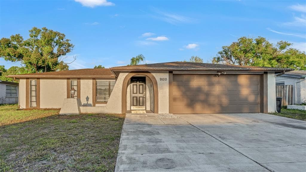 9100 HUNT CLUB LANE PORT RICHEY, FL 34668