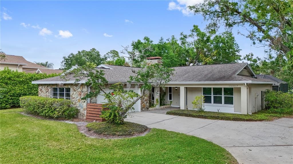 13307 MEADOWWOOD COURT