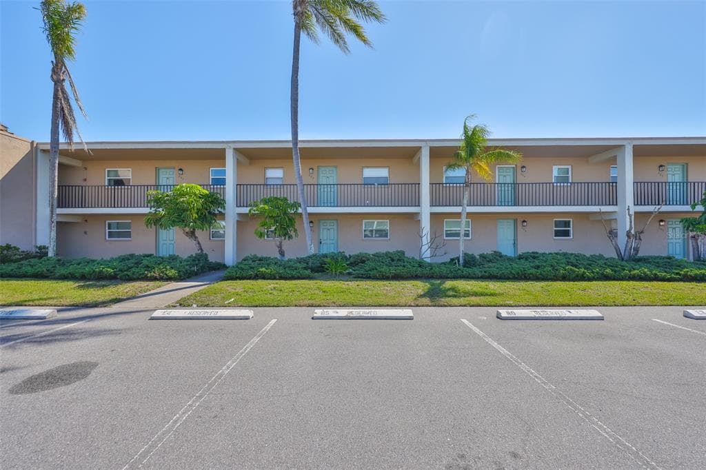 12300 PARK BOULEVARD UNIT 202 SEMINOLE, FL 33772