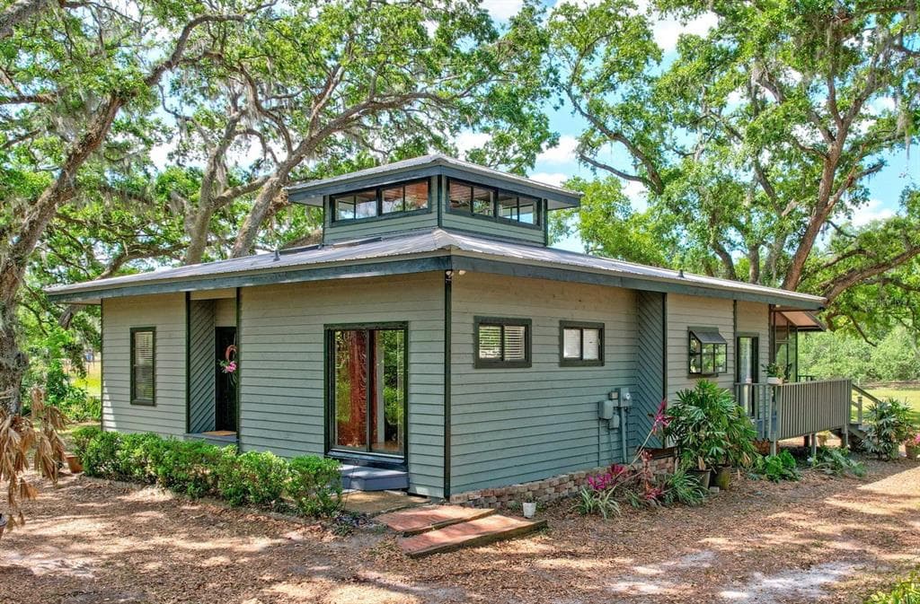 13437 MCINTOSH ROAD THONOTOSASSA, FL 33592