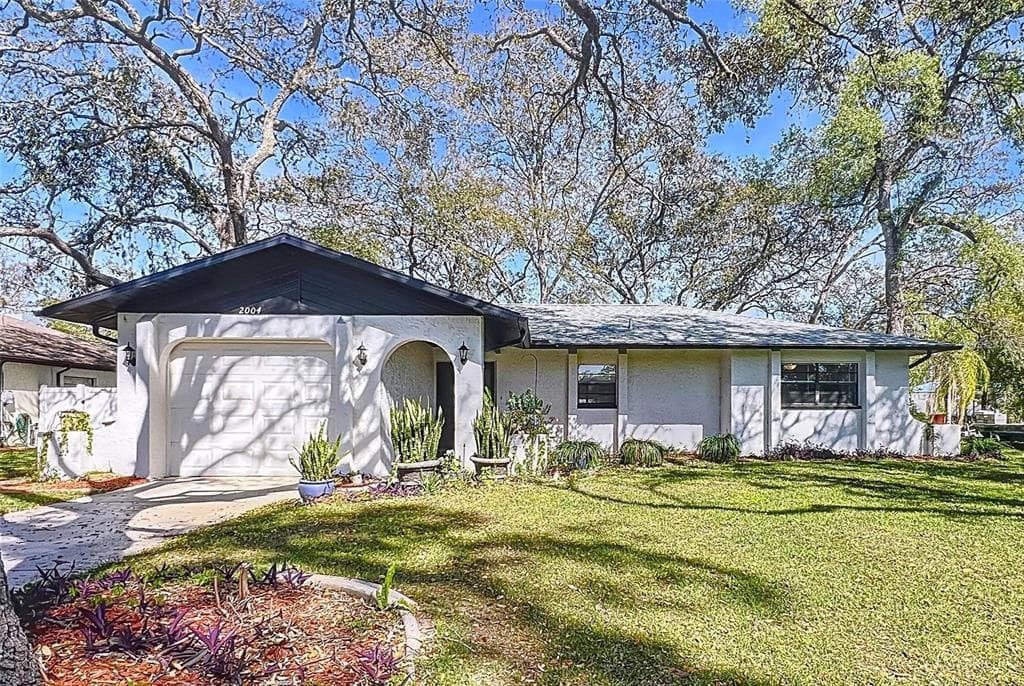 2004 NOBLETON AVENUE SPRING HILL, FL 34608