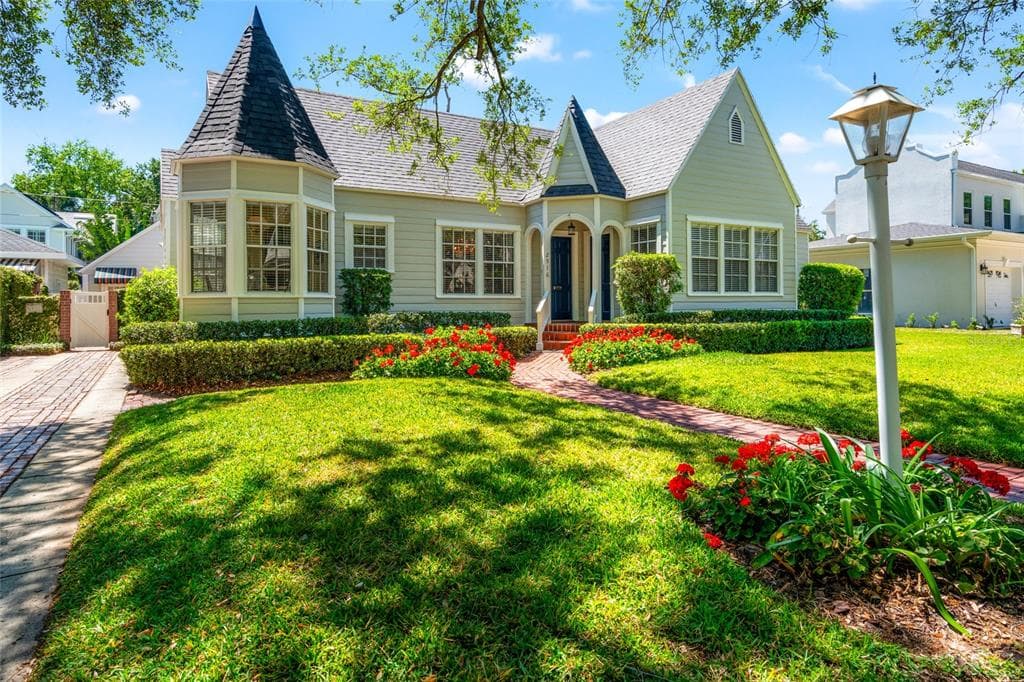 2516 W MORRISON AVENUE TAMPA, FL 33629